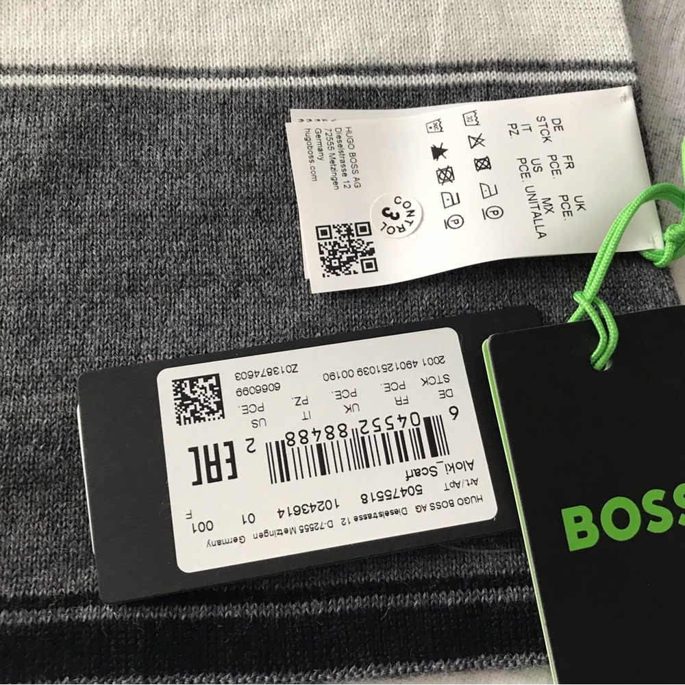 BNWT HUGO BOSS SCARF - Picture 5 of 7